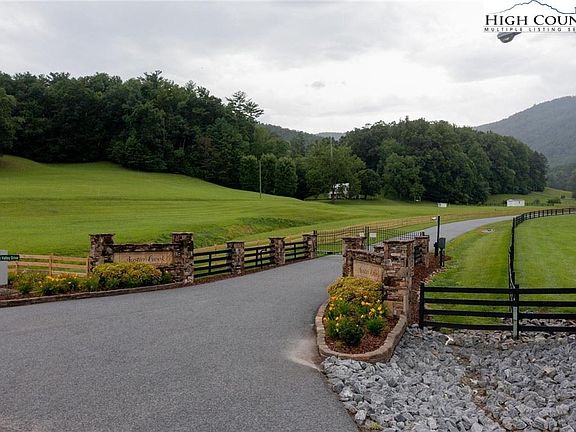 4th image of 4056 Altavista Way
