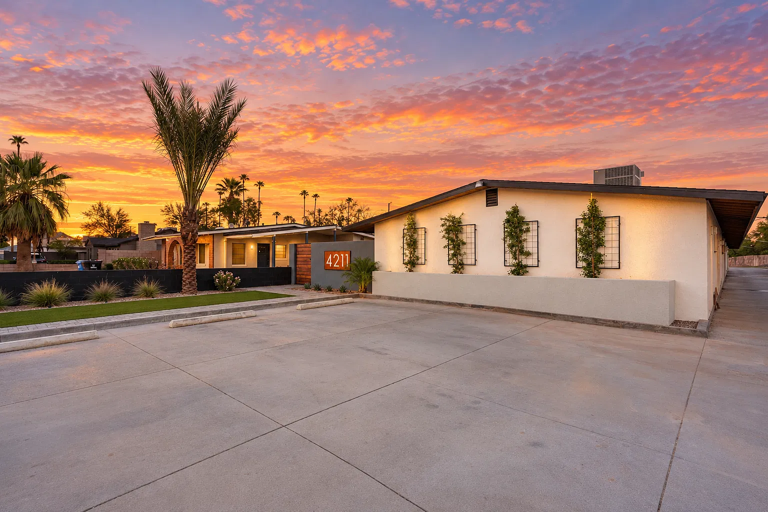 2 bed, 825 sqft, $2,799 — Photo 1