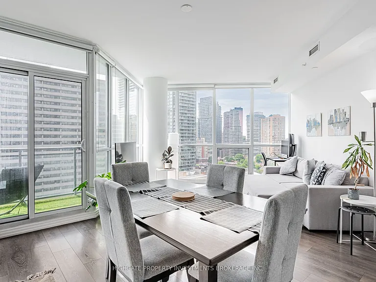 45 Charles St E #1801 — Photo 16