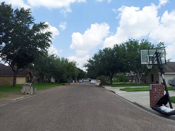 4th image of 1107 Ambrosia Dr