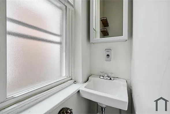 125 E Hortter St — Photo 14