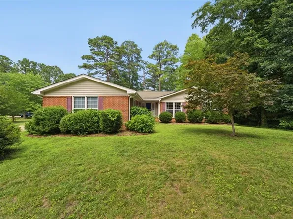 404 W Woodland Dr, Yorktown, VA 23692