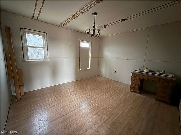 4th image of 1719 Valley Mills Rd