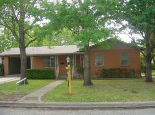 803 N Adams St, Fredericksburg, TX 78624