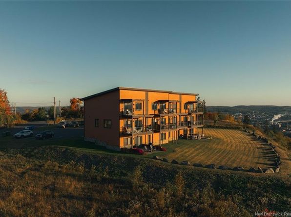 112 De La Falaise St #203, Edmundston, NB E3V 0C4
