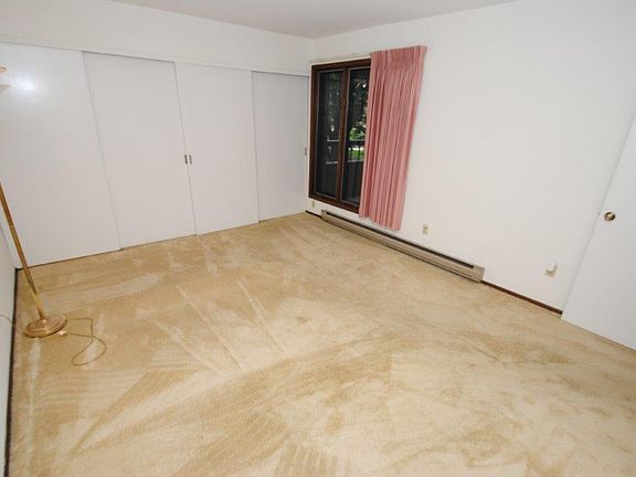 3rd image of 1818 E Shorewood Blvd Unit 212