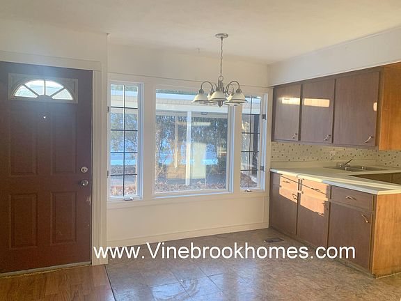 4th image of 430 Defoe Dr