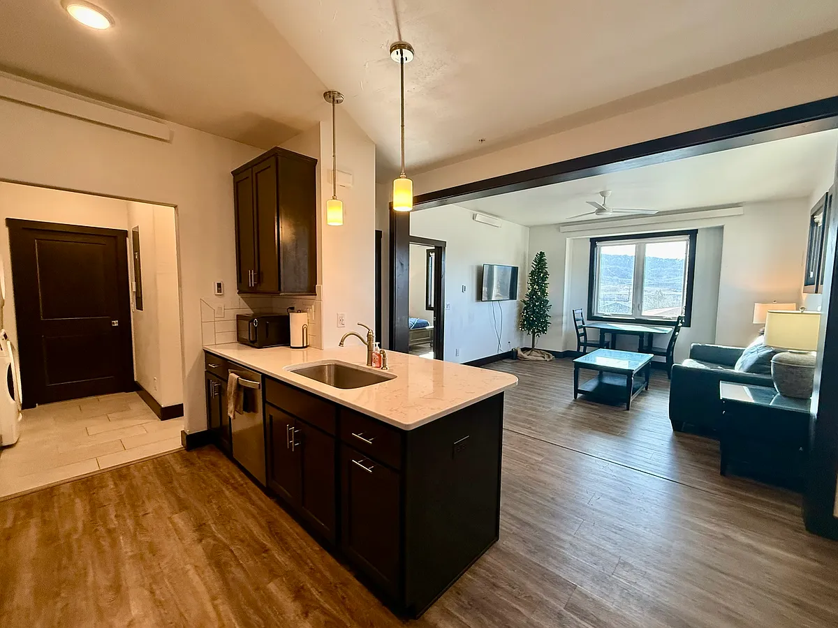 Building Photo - 106 E Jasper Ave #202