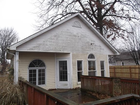 3rd image of 321 E Macoupin St