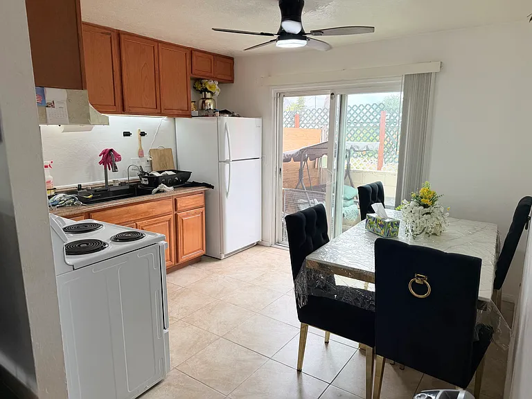 1260 E Washington Ave #5 — Photo 4