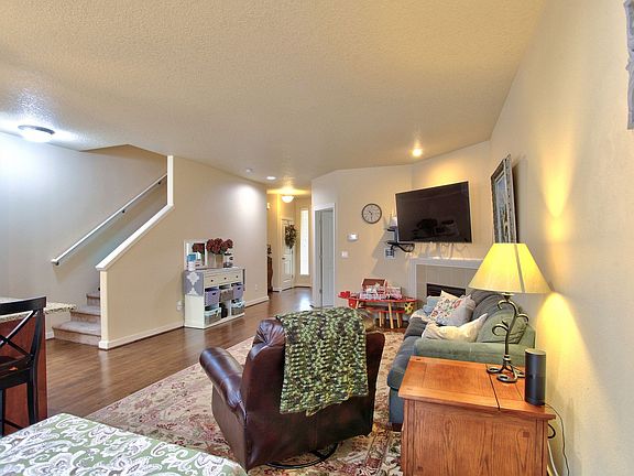 3rd image of 3123 NE Weeping Willow Way