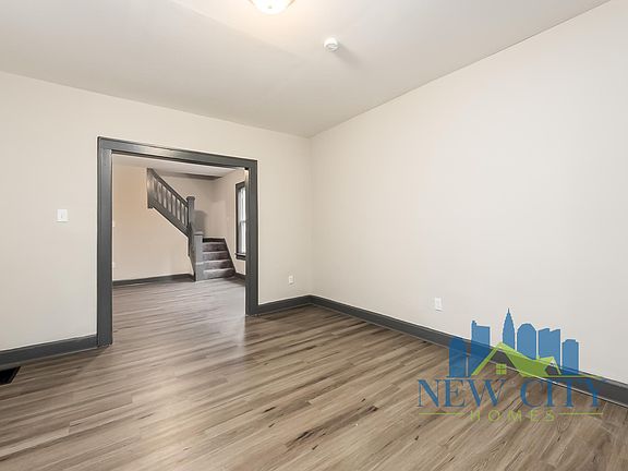 2nd image of 827 Gibbard Ave