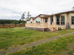 1156 Sidney St, Oak Harbor, WA 98277