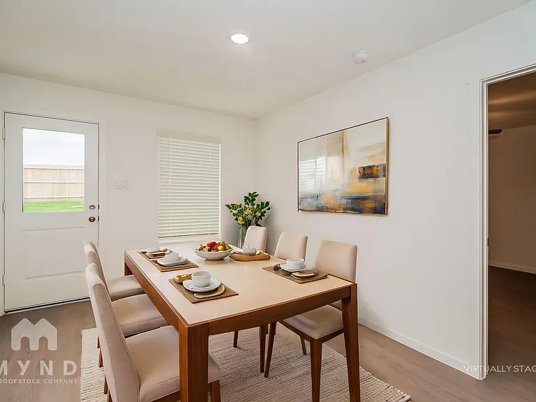 2640 Mistwood Dr — Photo 5