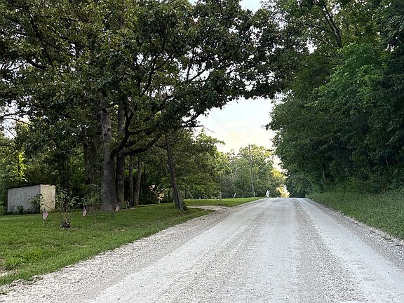 5th image of 407 E Prairie Vw
