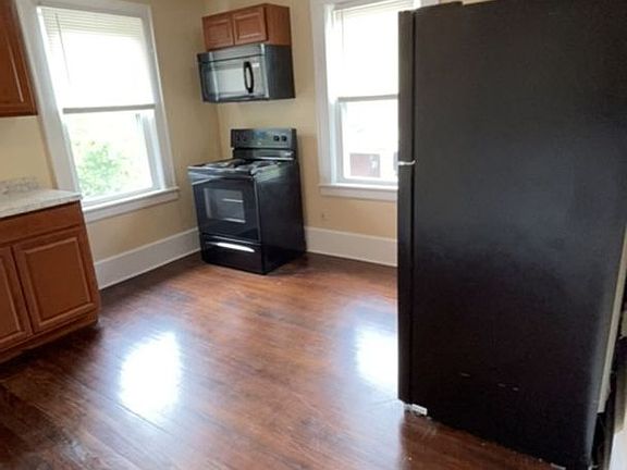 3rd image of 1334 Chapman Ave SW #1