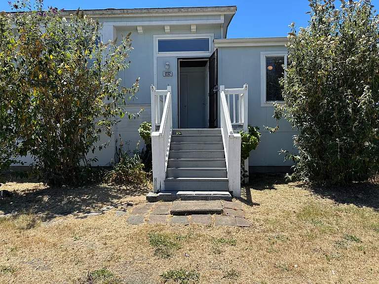 Taylor Ave — Photo 17