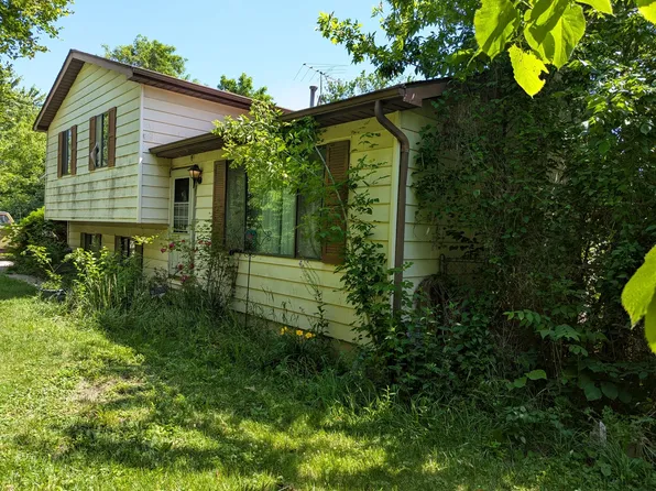 36753 N Corona Dr, Lake Villa, IL 60046