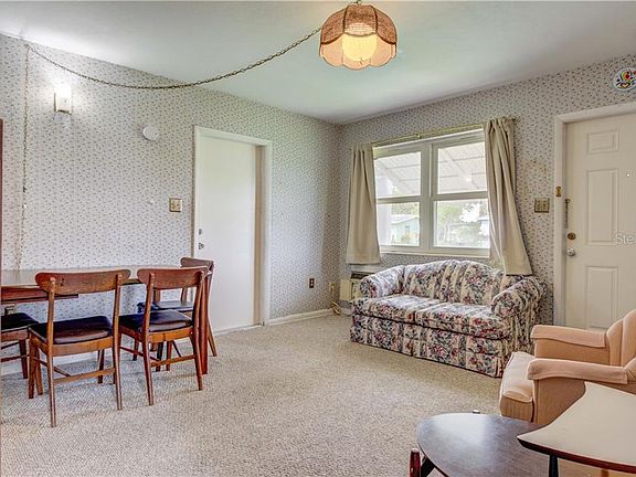 4th image of 4862 Bullard St