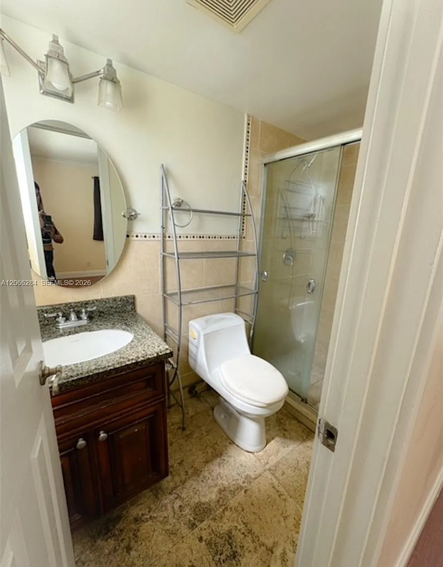 Pier 43 Condo — Photo 4