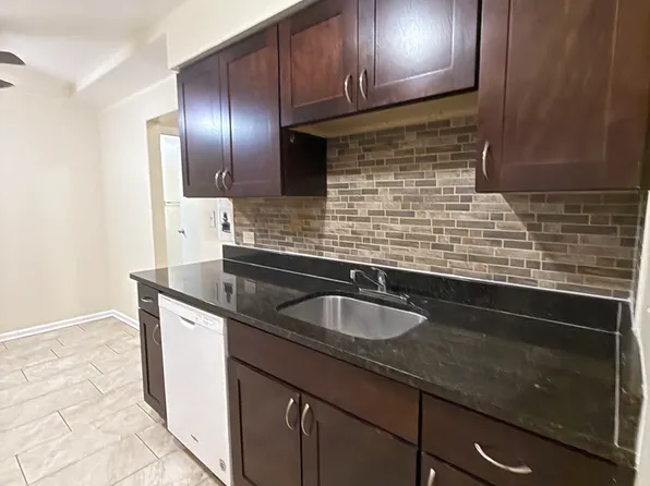 610-205 N Lincoln Ave, Addison, IL