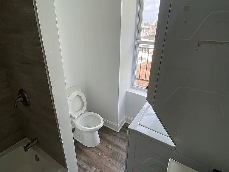 731 Reservoir St #3 — Photo 6