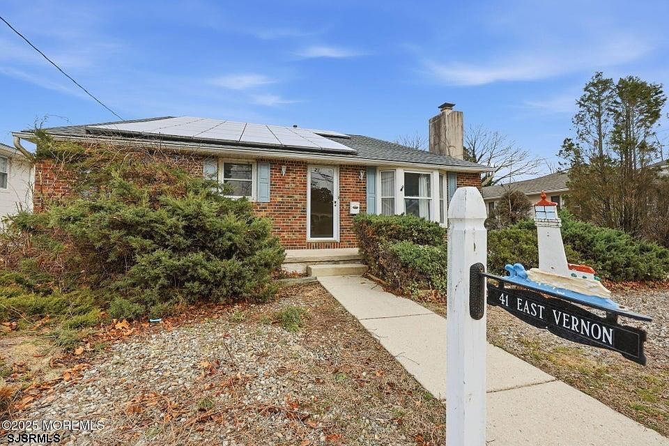 1st image of 41 E Vernon Ave