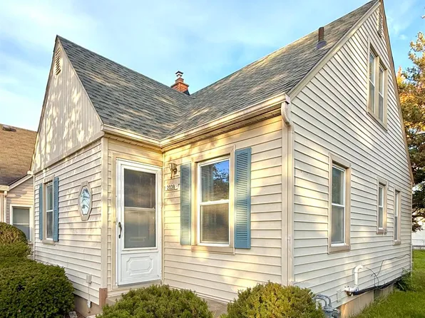 2038 N Mildred St, Dearborn, MI 48128