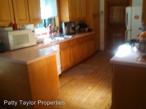 3rd image of 100 E Lavender Ave
