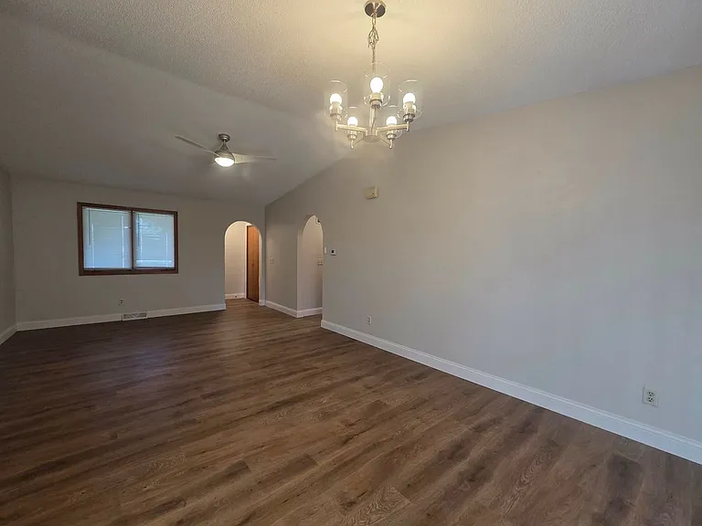 328 S Kiowa Ct — Photo 5