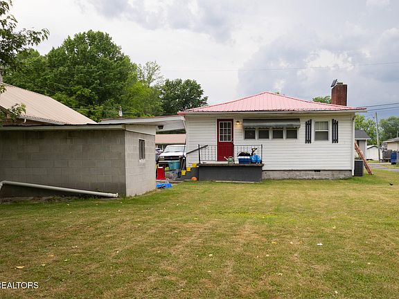 3rd image of 413 S 26th St
