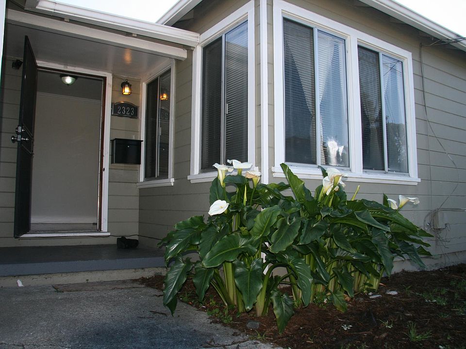 1st image of 2323 Greenwood Dr