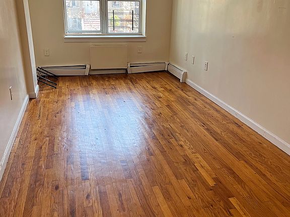 3rd image of 1349 Franklin Ave APT 3C