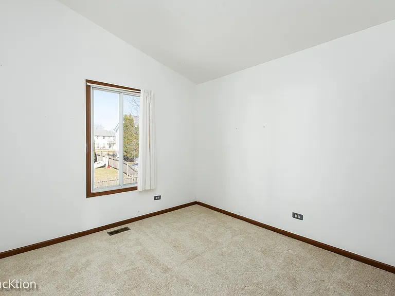 1204 Woodland Heights Blvd — Photo 9