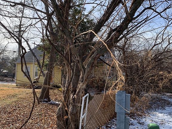 2nd image of 3840 S Crysler Ave
