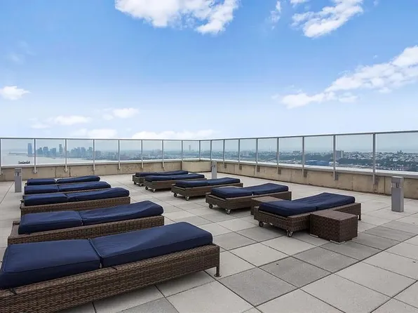 635 West 42nd Street image 13 of 16