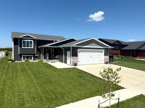 1203 Nano Nagle Ave NE, Aberdeen, SD 57401