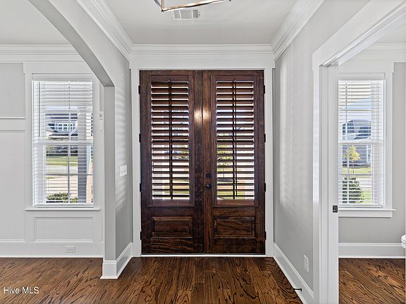 5th image of 752 Nuttall Street