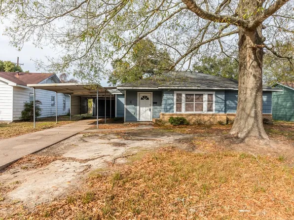 6 Childers Dr, Orange, TX 77630