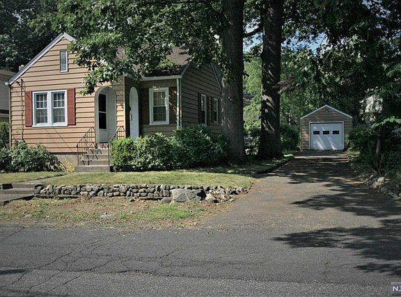 2nd image of 91 Chamberlain Pl