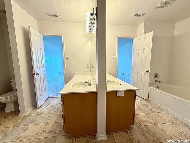 2051 Club Xing — Photo 18
