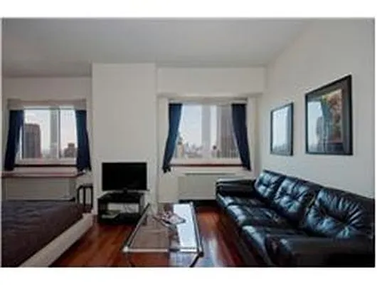 Rented by Douglas Elliman | media 15