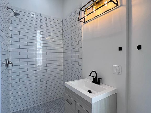 4th image of 3250 W North Ave #3