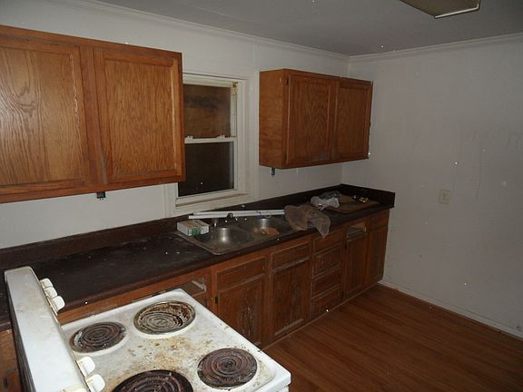 2nd image of 2500 Royall Ave
