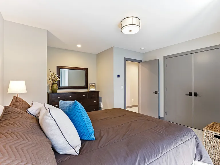 4913 Minneapolis Ave — Photo 46