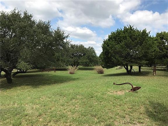 4th image of 701 Cottonwood Creek Dr