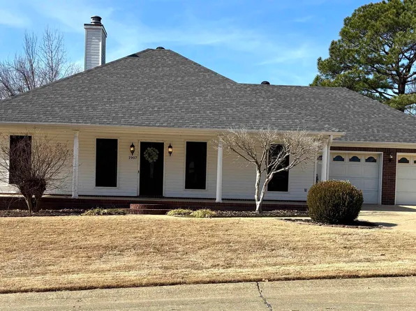 1907 Robinwood Ct, Benton, AR 72015