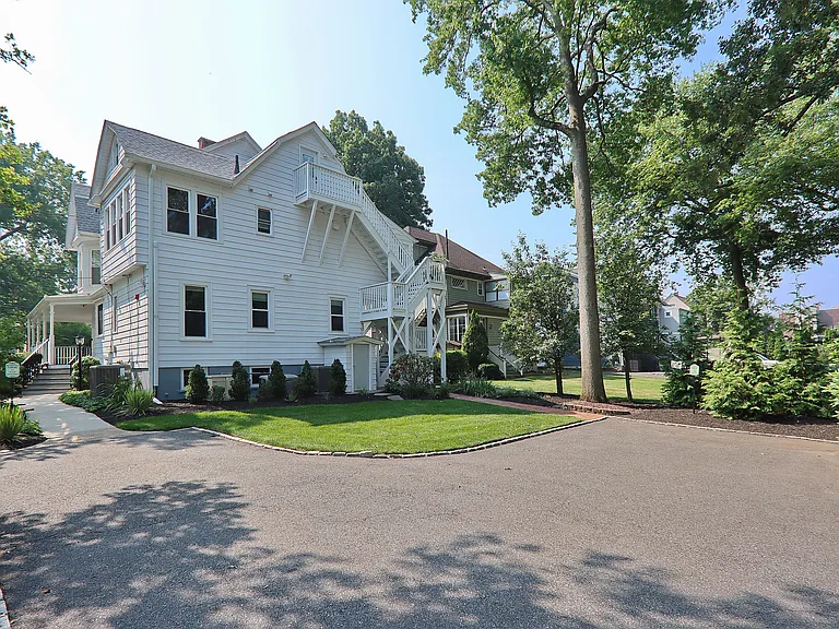 263 Walnut St #1 — Photo 30
