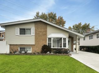 6612 Hazel St, Morton Grove, IL