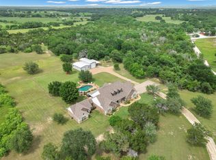 3568 Green Meadows Dr, Glen Rose, TX 76043